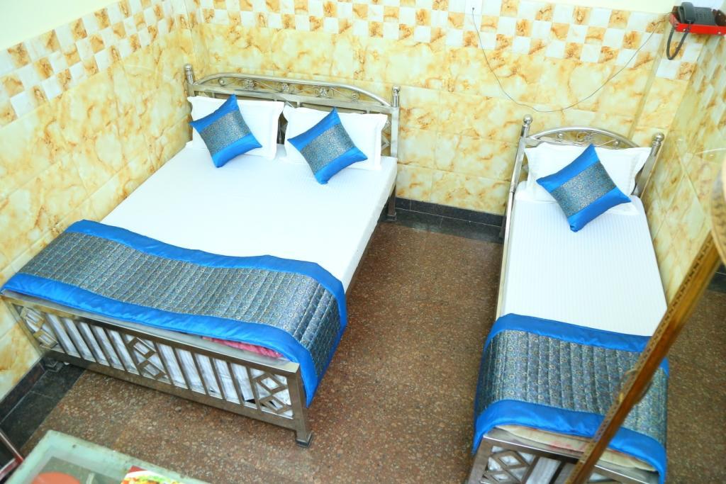 Hotel Ayesha Palace Дели Экстерьер фото